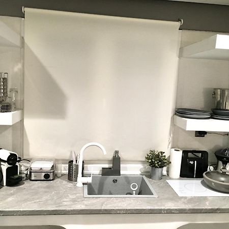 Cute Private Studio With Yard เทสซาโลนิกิ ภายนอก รูปภาพ